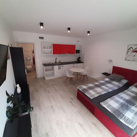 Ancsi Apartmanhaz Balatonlelle Extérieur photo