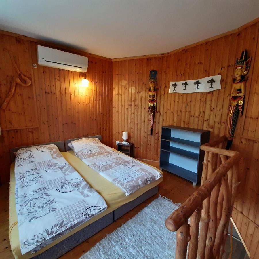 Ancsi Apartmanhaz Balatonlelle Extérieur photo
