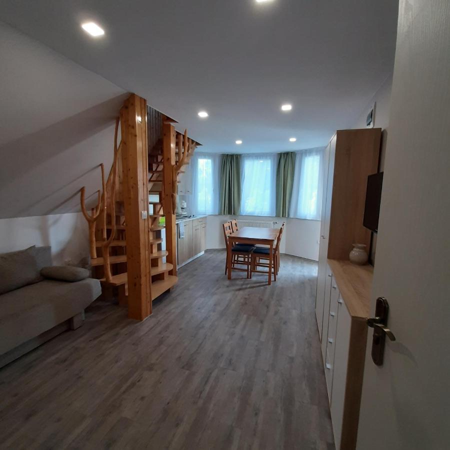 Ancsi Apartmanhaz Balatonlelle Extérieur photo
