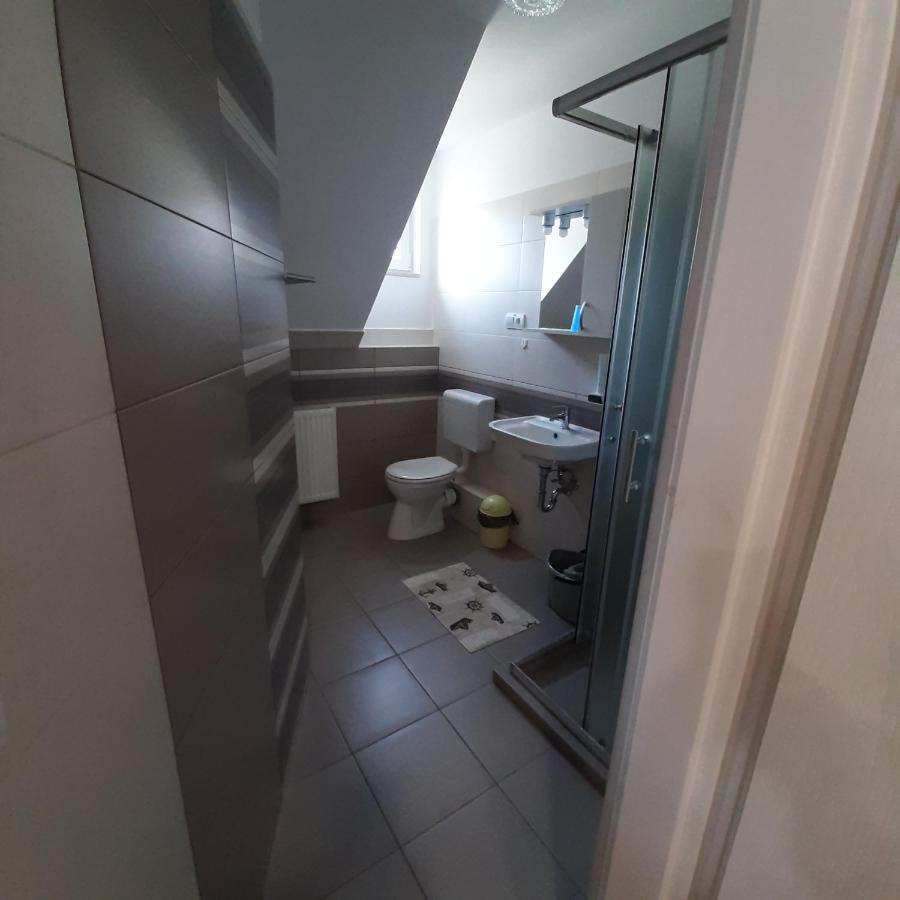 Ancsi Apartmanhaz Balatonlelle Extérieur photo