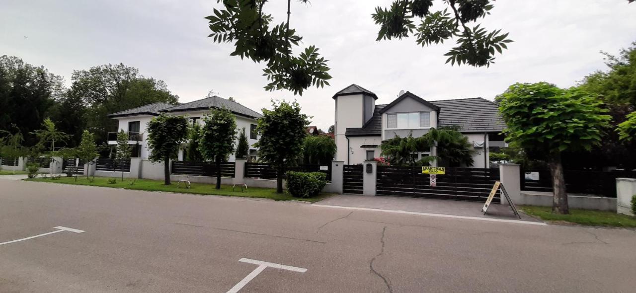 Ancsi Apartmanhaz Balatonlelle Extérieur photo