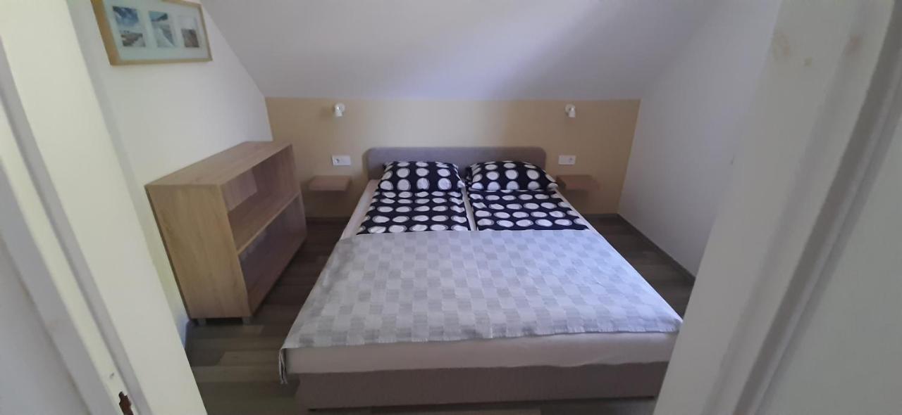 Ancsi Apartmanhaz Balatonlelle Extérieur photo