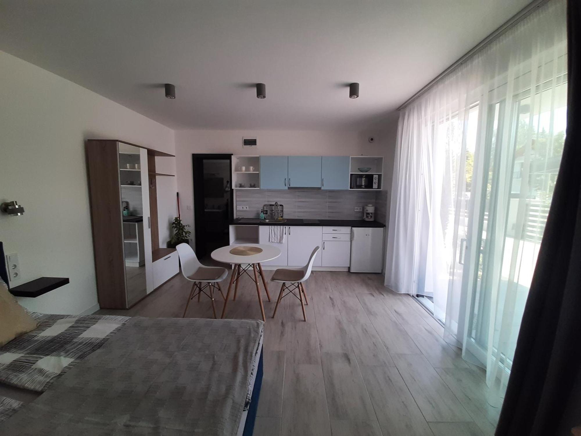 Ancsi Apartmanhaz Balatonlelle Extérieur photo