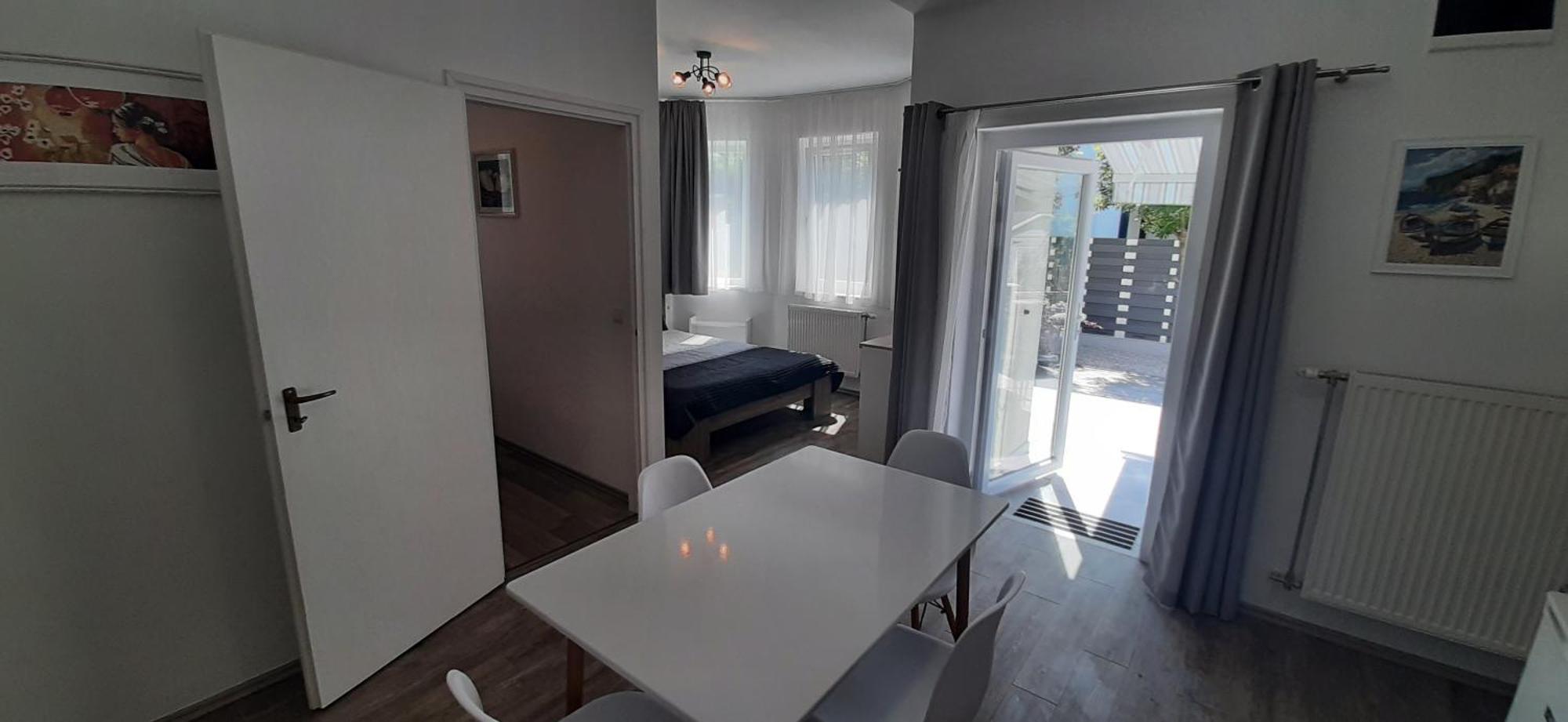 Ancsi Apartmanhaz Balatonlelle Extérieur photo