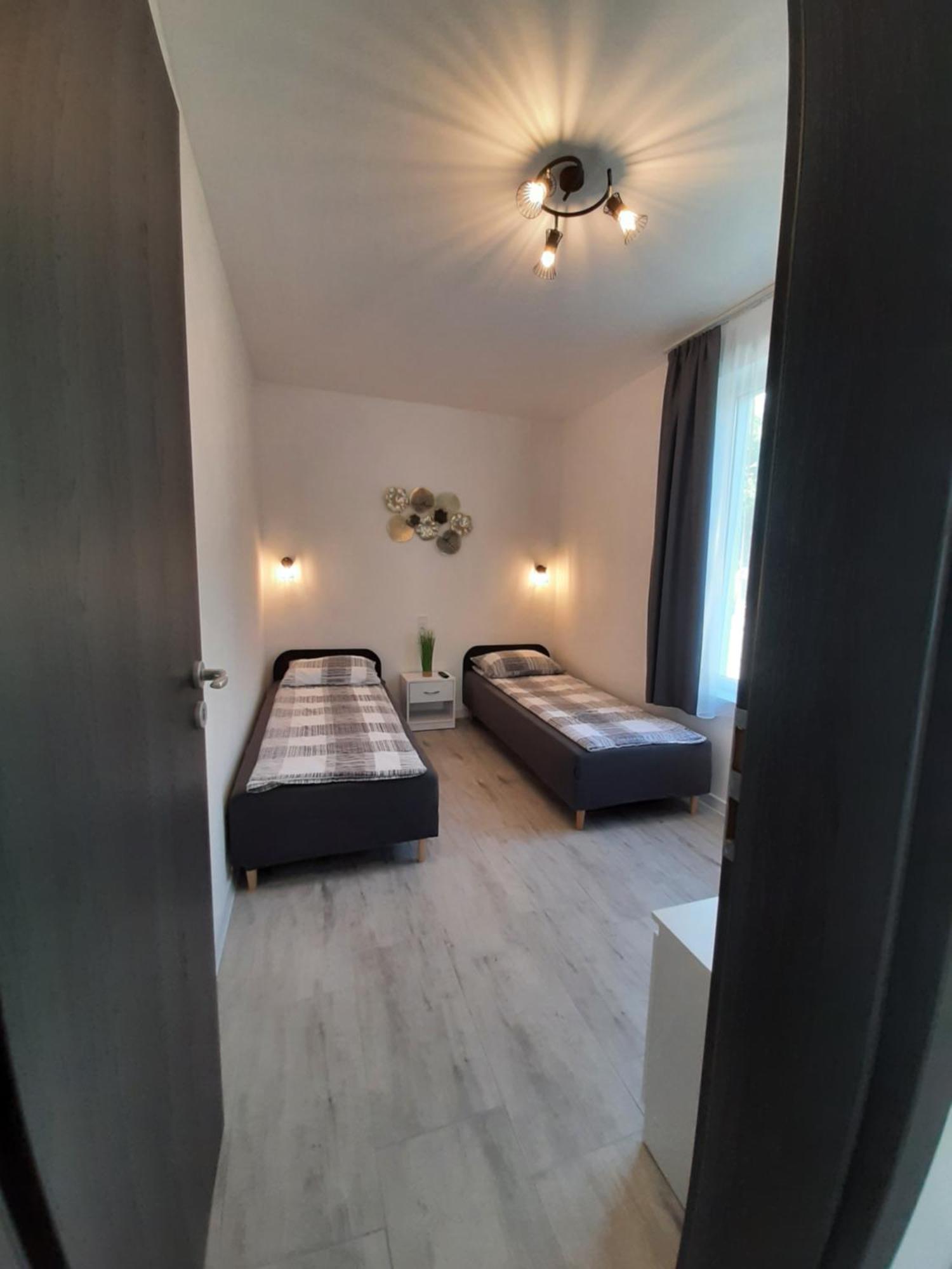 Ancsi Apartmanhaz Balatonlelle Extérieur photo