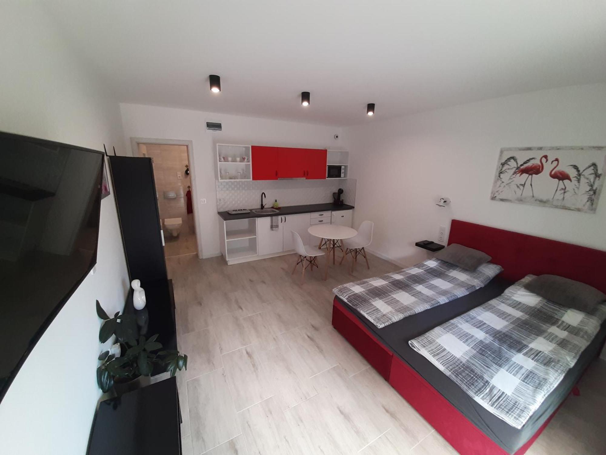 Ancsi Apartmanhaz Balatonlelle Extérieur photo