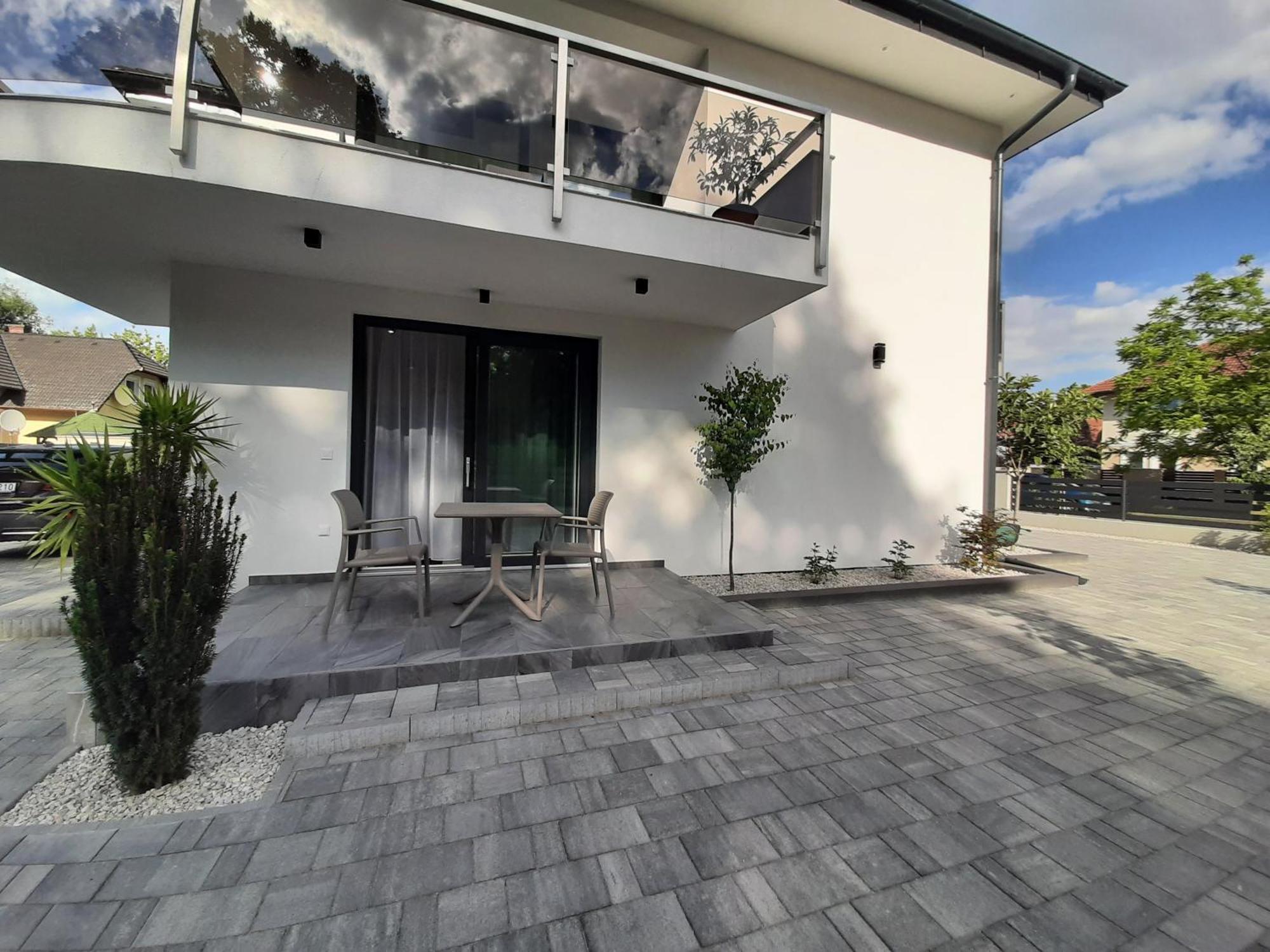 Ancsi Apartmanhaz Balatonlelle Extérieur photo